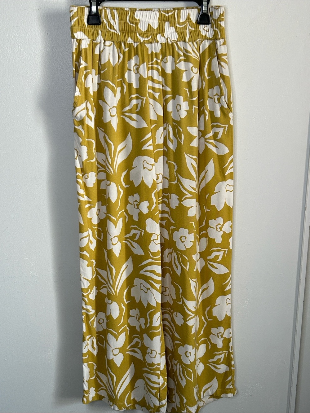 Billabong Split Spirit Elastic Wide-Leg Pants in Tropical Floral Print - Picture 9 of 9